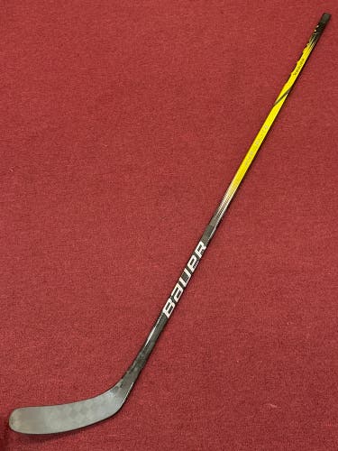 New Bauer Right Handed Pro Stock Vapor Hyperlite 2 Hockey Stick Item#HYP2LG