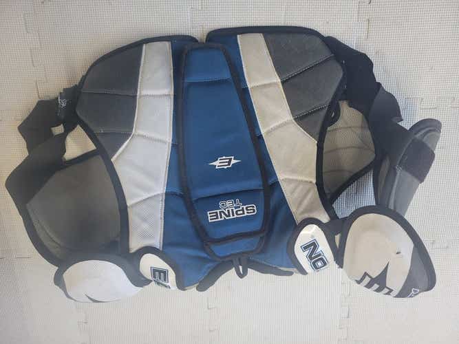 Used Easton Synergy St4 Md Hockey Shoulder Pads