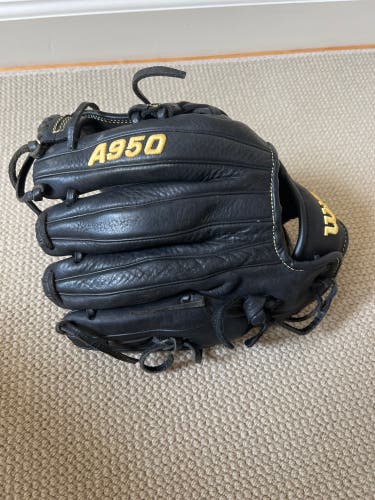 Used Right Throwing Hand A950 Baseball Glove