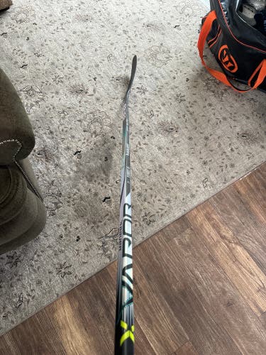 1 of 10 BAUER MVP SWEEPSTAKE STICK Right Handed P88 Vapor Hyperlite 2 Hockey Stick