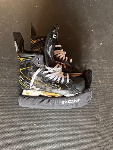 Used Senior CCM Regular Width 8 Super Tacks AS3 Pro Hockey Skates