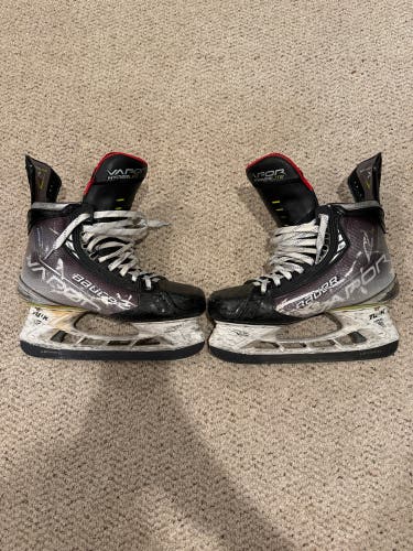 Used Senior Bauer 9 Hockey Skates
