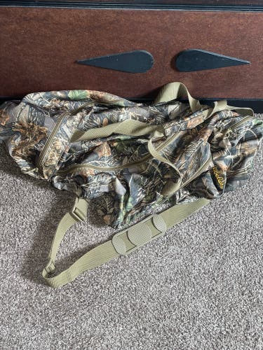 Cabelas Hunting Camouflage Seclusion 3D Duffle Bag Equipment Gear Etc Used Pre O