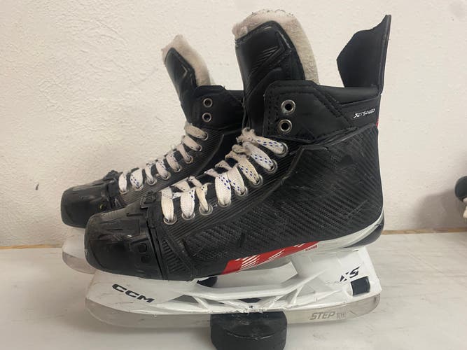 CCM JetSpeed FT4 PRO Mens Pro Stock Size 8 Hockey Skates MIC 3791