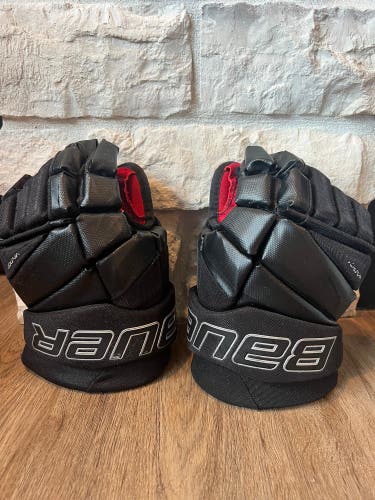Used  Bauer 13" Vapor 3X Gloves