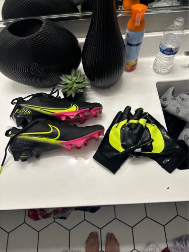 Oregon football gloves bundle
