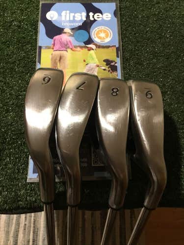 Strata Golf Irons Set (6-9 Irons) Steel Shafts