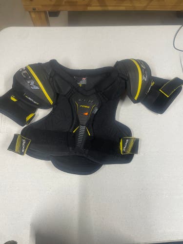 Used Small Junior CCM Tacks 7092 Shoulder Pads