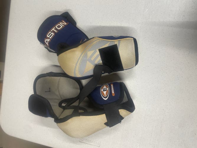 Used Senior Medium Easton Synergy 300 Elbow Pads