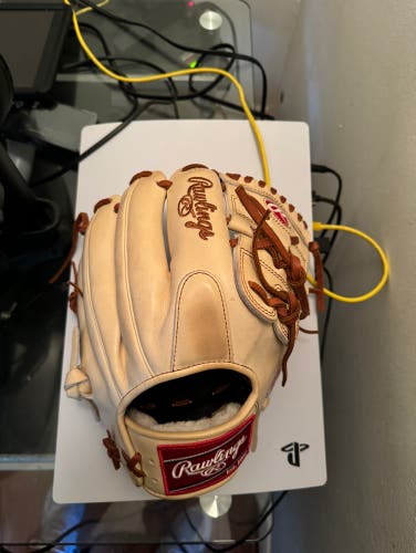New  Pitcher's 11.75" Pro Preferred Baseball Glove