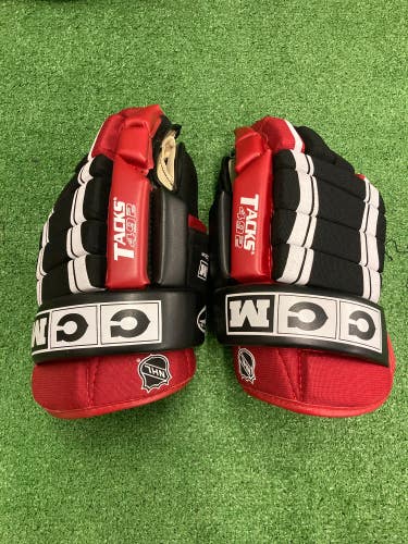 Red Used Senior CCM Tacks 492 Gloves 13"