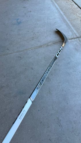 New Senior CCM Right Handed 95 Flex P29M Pro Stock Jetspeed FT6 CCM SENIOR NHL Pro Hockey Stick