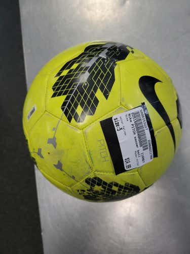 Used Nike Pitch 5 Soccer Balls