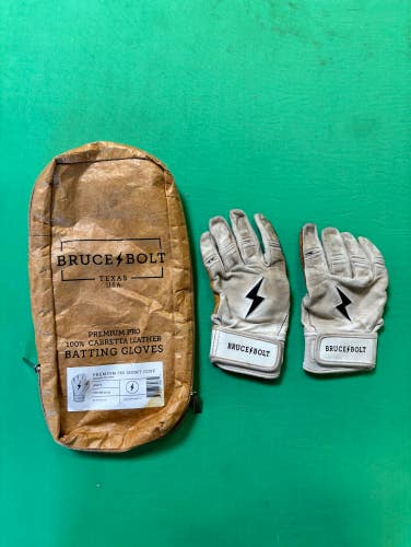 White Used Youth Medium Bruce Bolt Batting Gloves