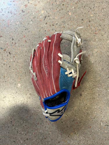 Blue Used Kid Pitch (9YO-13YO) Mizuno Prospect Series PowerClose Right Hand Throw Baseball Glove 11"