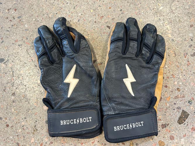 Black Used Youth Large Bruce Bolt Batting Gloves