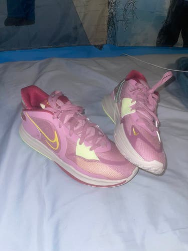 Nike Kyrie Low 5s “1 People 1 Orchid”