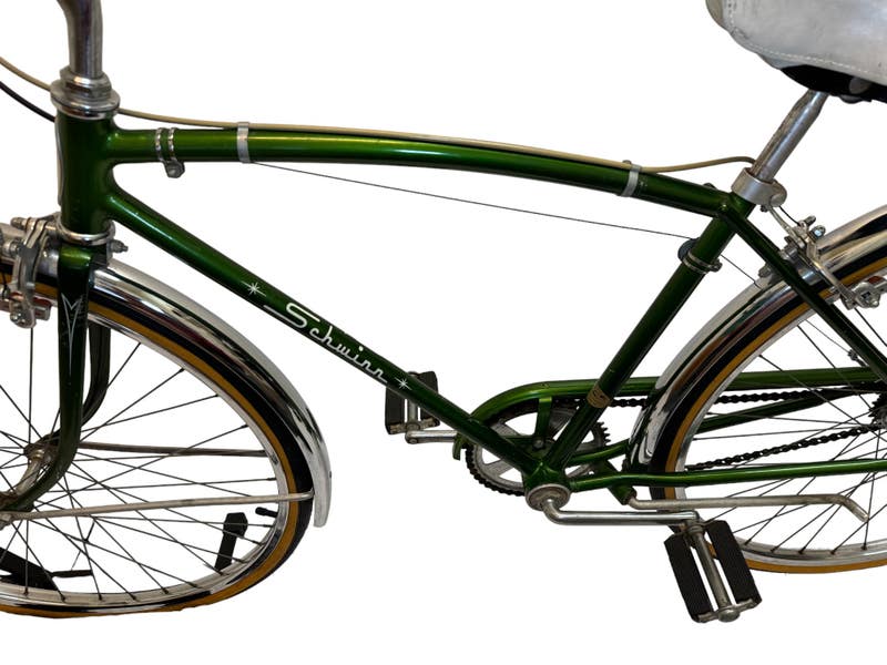 schwinn retro cruiser bicycle Schwinn: Cruisers through the park Vintage Schwinn Beach Cruiser Schwinn