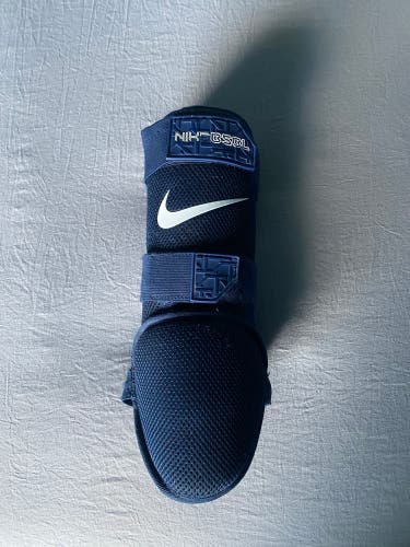 RARE* Nike Navy Leg Guard Right and Left handed