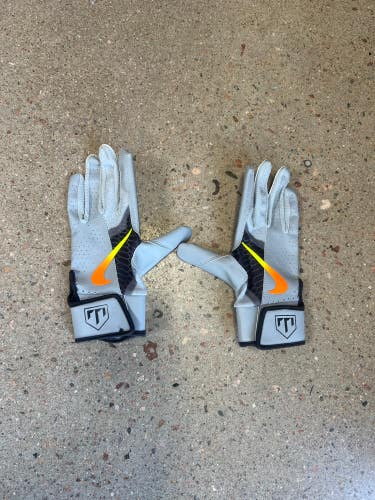 Used Youth Medium Nike Trout Force Edge Batting Gloves