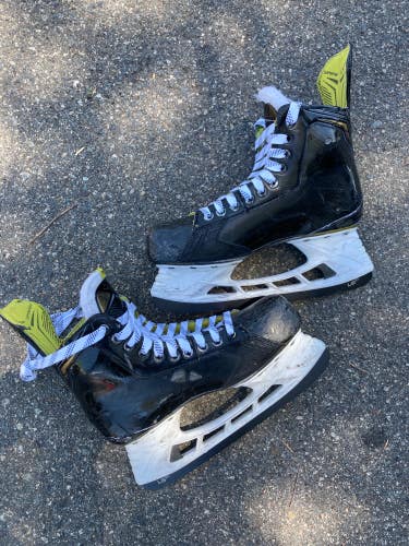 Used Senior Bauer Supreme Comp Hockey Skates Regular Width 8