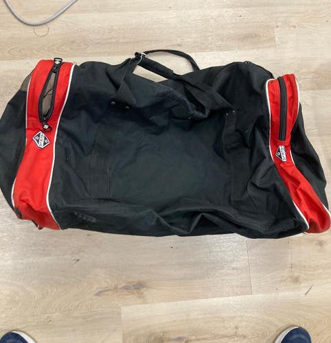 Used Tackla Red/Black Player Bag