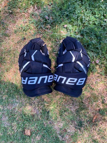 Black Used Senior Bauer Supreme Mach Gloves 13"
