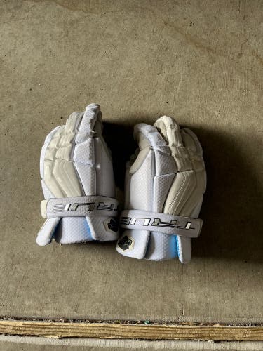 True Lacrosse gloves