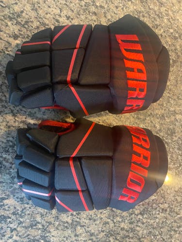Used Warrior Alpha Evo Gloves 13"