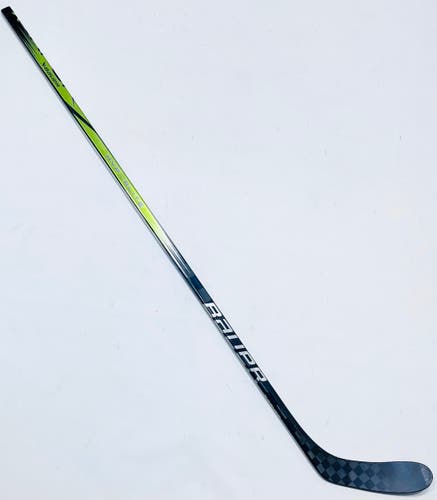 Custom Gold Bauer Vapor Hyperlite 2 Hockey Stick-LH-77 Flex-P28-Grip (Stiff)