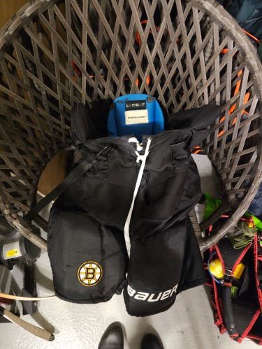 Used Bruins Bauer Hockey Pants L -1