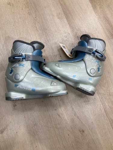 Used Kid's Axis AX Ski Boots 224mm