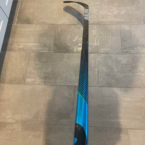 New Senior Bauer Right Handed P28 87 flex Nexus Geo Hockey Stick