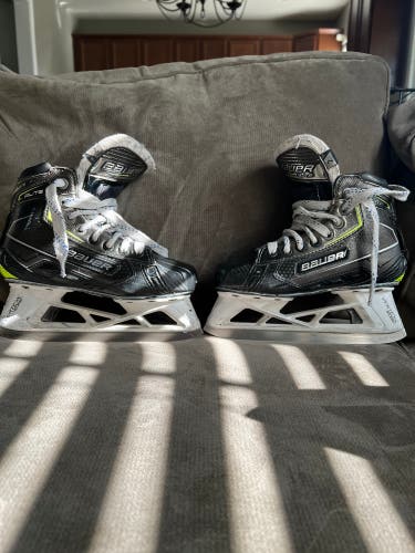 Bauer Elite goalie skates size 2