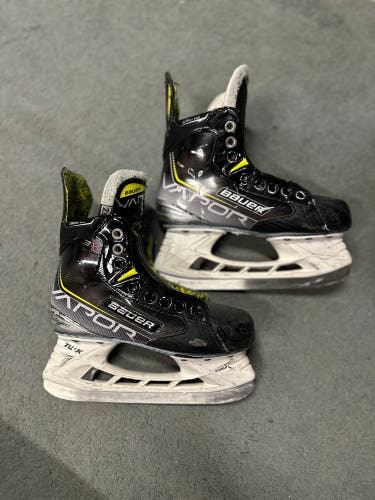 Bauer Vapor 3X 2.5 D hockey skates