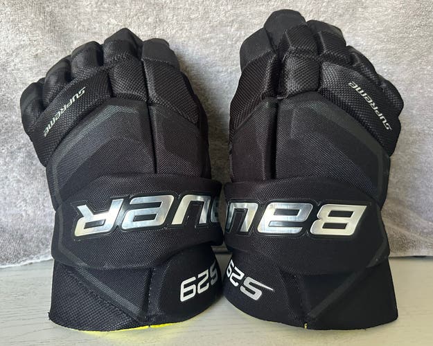 Used  Bauer 14" Supreme S29 Gloves
