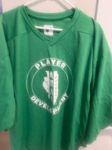 Adult XL Green practice jersey