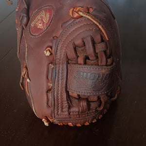 Used Nokona Right Hand Throw Infield AMG 1200 Baseball Glove 12"