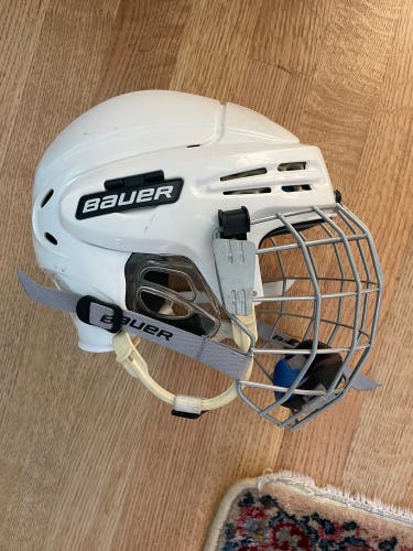 Bauer 5100 Hockey Helmet Medium White profile 2 Cage