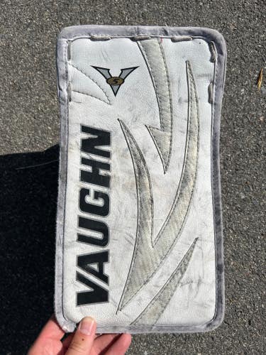 Used Intermediate Vaughn Velocity V5 Goalie Blocker
