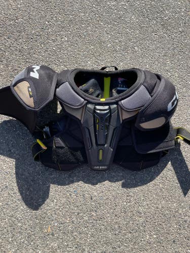 Used Small Senior CCM AS580 Shoulder Pads
