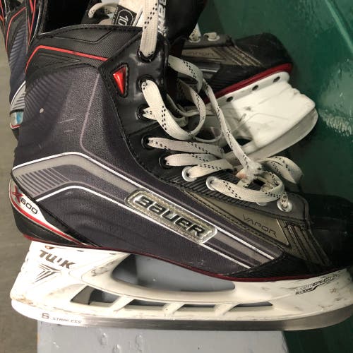 Bauer size 10 hockey skates