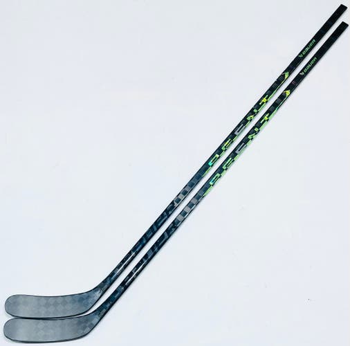 New 2 Pack Bauer Vapor AG5NT Hockey Stick-RH-67 Flex (SR)-Custom Toe Curve-Grip