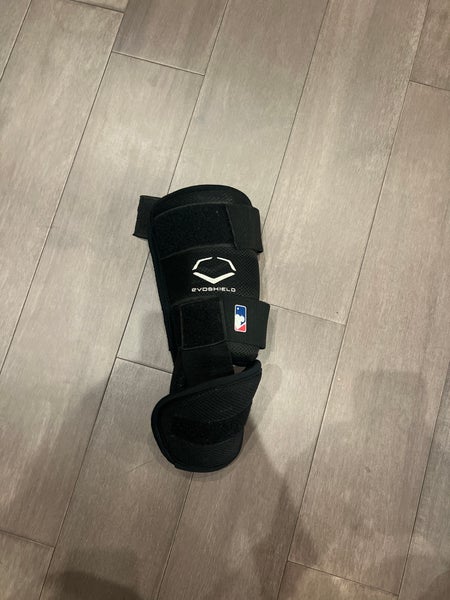 Black Used Senior EvoShield Shin Guards Leg guard