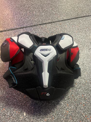 CCM ft6 Shoulder pads
