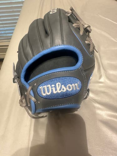 New 2015 Infield 11.5" A2000 Baseball Glove