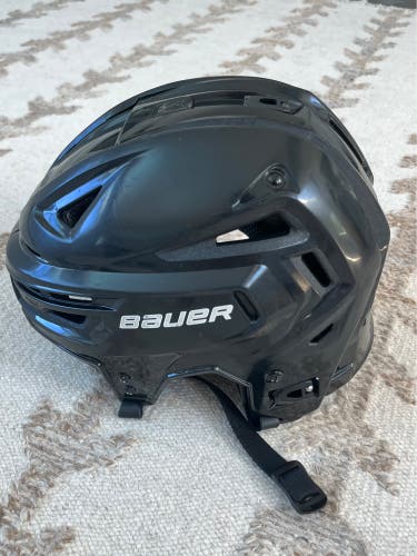 GREAT CONDITION Used Small Bauer Re-Akt 150 Helmet