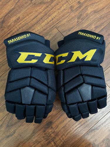 Vladimir Tarasenko CCM gloves 14” Pro Stock