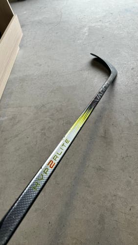 Used Senior Bauer Right Handed P92 87 Flex Pro Stock Vapor Hyperlite 2 Hockey Stick