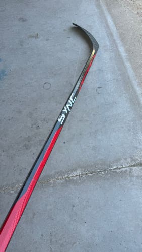 Used Senior Bauer Right Handed P28 70 Flex Pro Stock Nexus Sync Hockey Stick